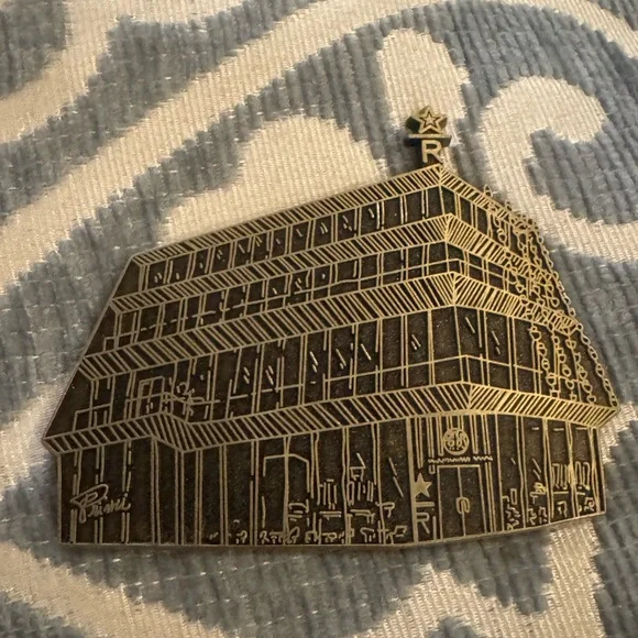 Starbucks Gold Architectural Pin - Picture 1 of 4